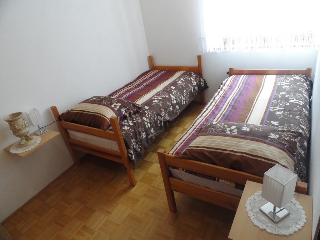 Apartma Skubin Apartamento Kobarid Habitación foto